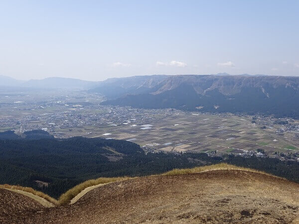 崖沿いの景色