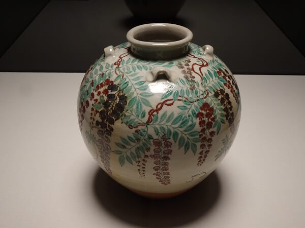 国宝 色絵藤花文茶壺