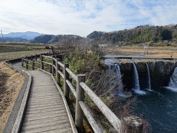 アーチ状の石橋