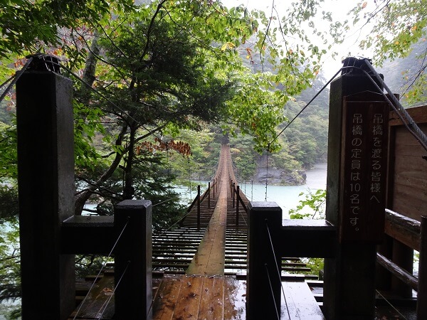 急な階段
